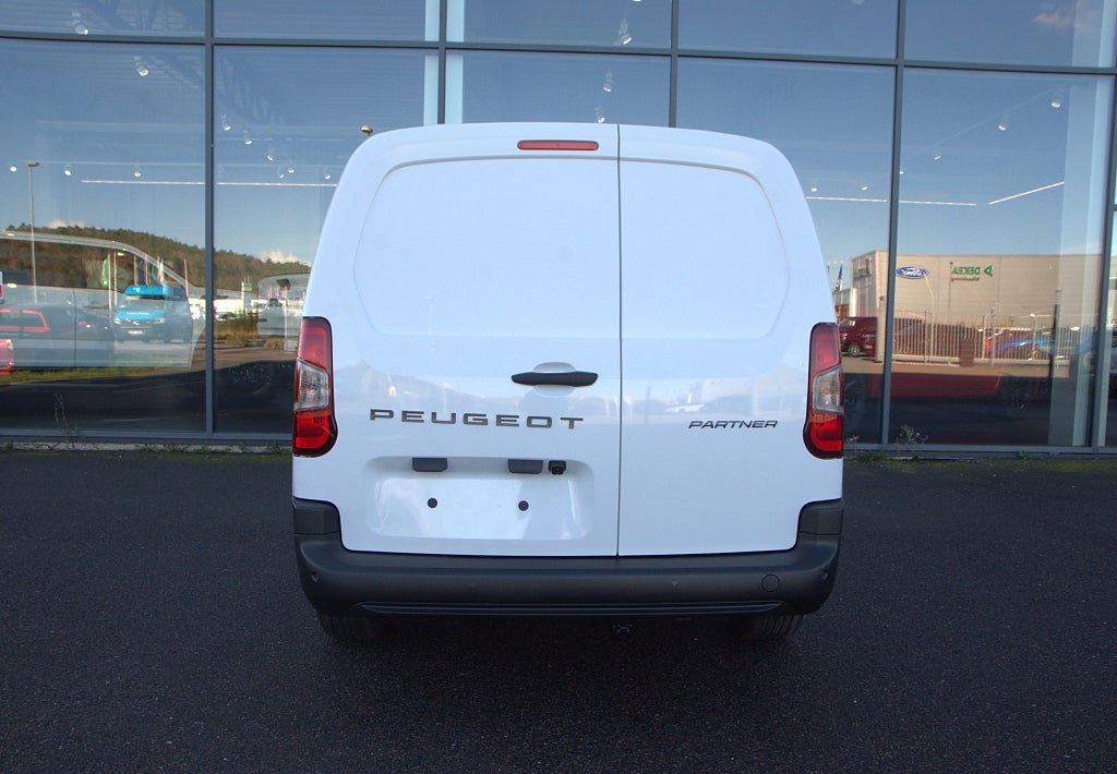 Peugeot Partner Crew Cab 5-sits 130hk Automat