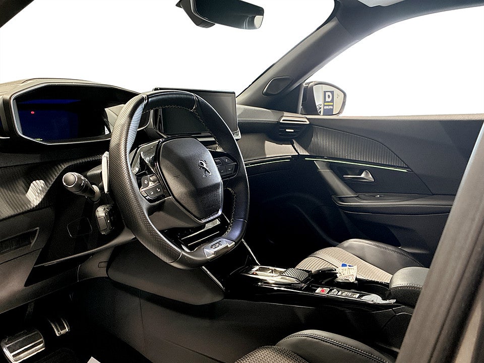 Bild på Peugeot 2008 GT 1.2 PT 130hk Aut B-KAMERA CARPLAY
