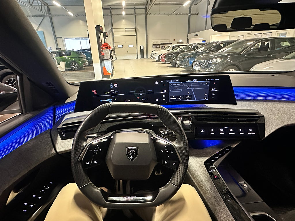 Peugeot E-5008 GT 73 kWh 7-säten Dragkrok, Elbaklucka, B-kam, Navi thumbnail