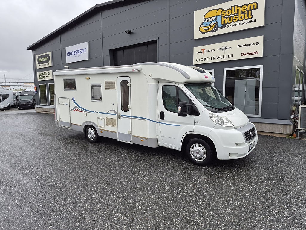 Adria Coral S 690 SP 157 hk, kamkedja, ugn, queensbed, fin
