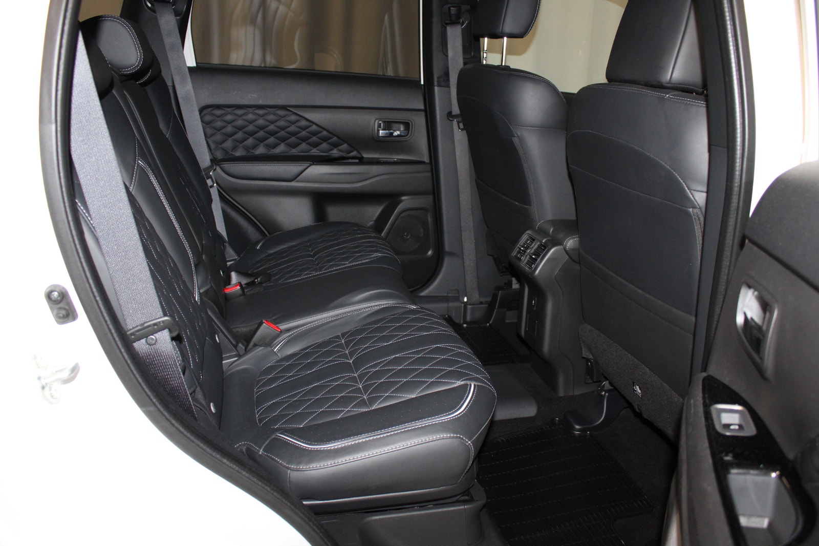 Mitsubishi Outlander PHEV 224hk Business X, 360 kamera, 7253 mil 2020 - miniatyr 24