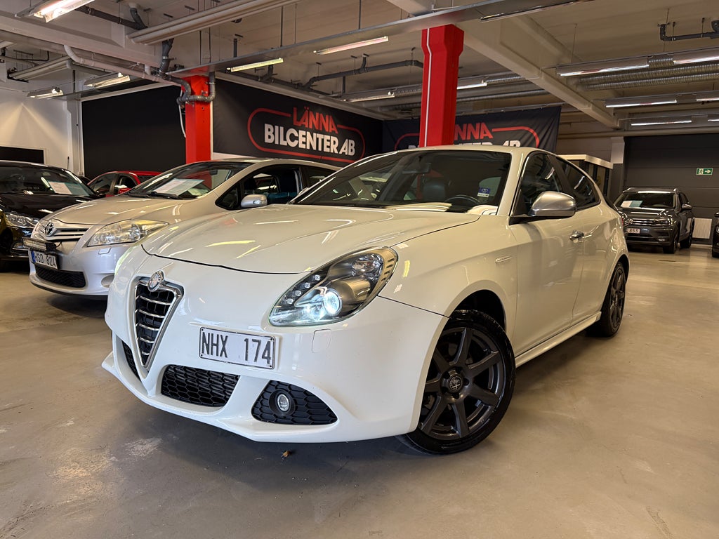 Alfa Romeo Giulietta 2.0 JTDM 16V TCT Distinctive Aut Halvskinn Ny bes SoV