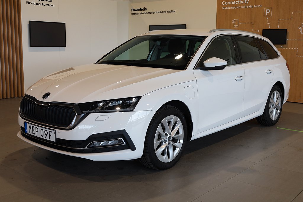 Skoda Octavia Kombi iV Style Aut Kamera Värmare Leasbar 2022