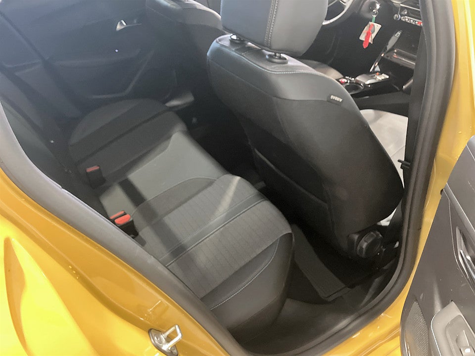 Bild på Peugeot 208 Allure Pack 1.2 PT 100hk Aut NYSERVAD