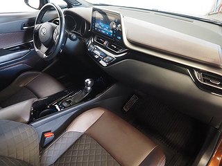 SUV Toyota C-HR 11 av 24