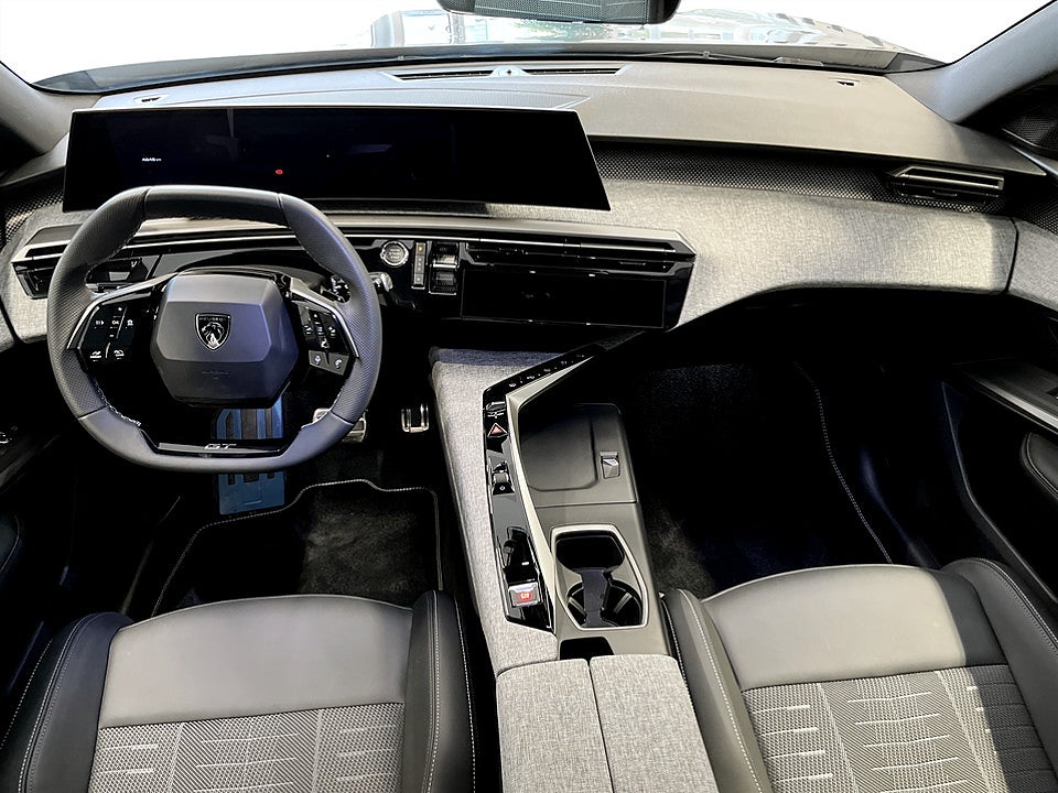 Bild på Peugeot 5008 GT Hybrid 145hk Aut 7-SITS B-KAMERA NAV