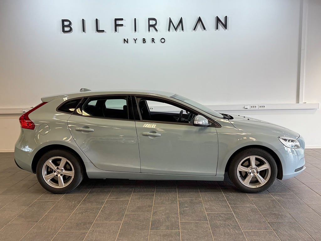 Volvo V40 T2 Kinetic LÅGA MIL