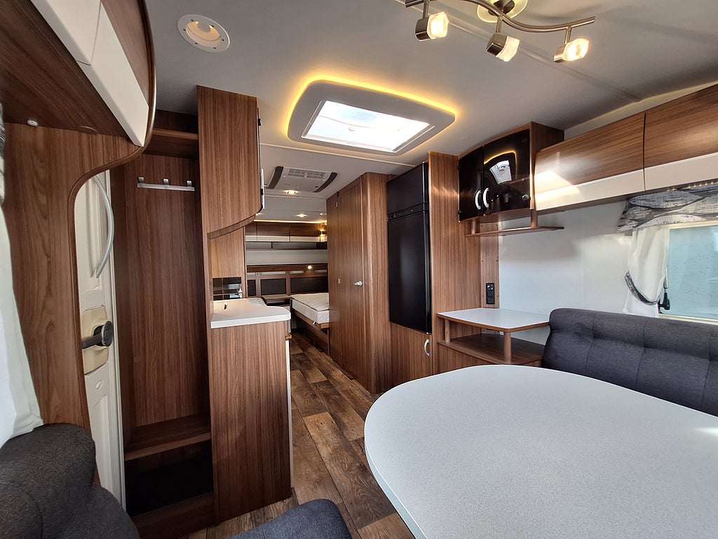 Polar Edition 590 LB 2.5 Långbädd, AC, Nytt Tält, 1 Ägare