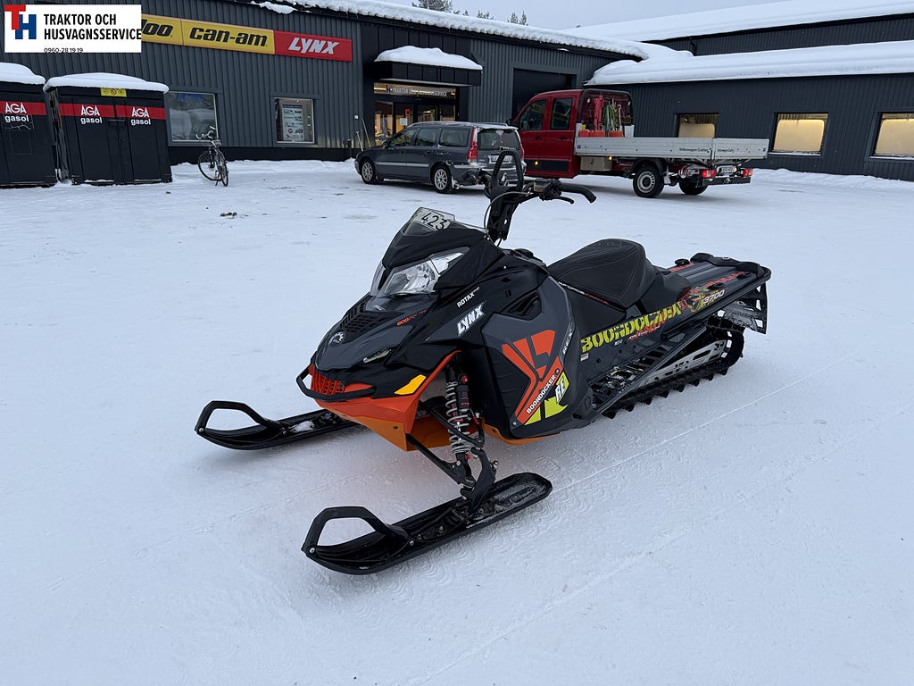 Lynx Boondocker 3700 RE 800 -15