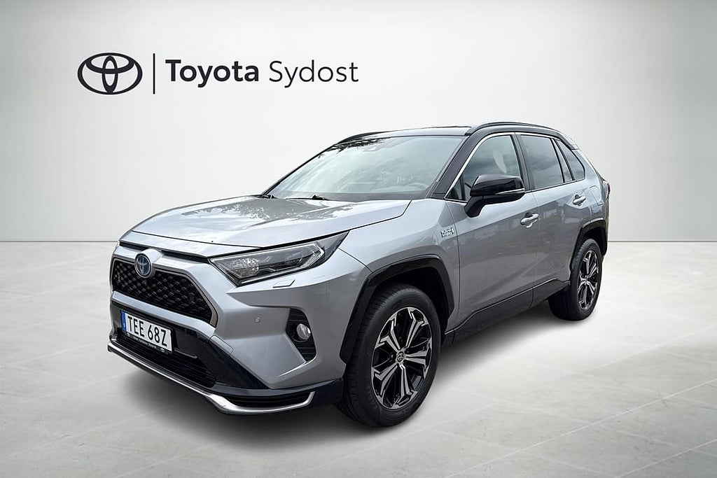 Toyota RAV4 Laddhybrid AWD-i Style Premiumpaket (drag)