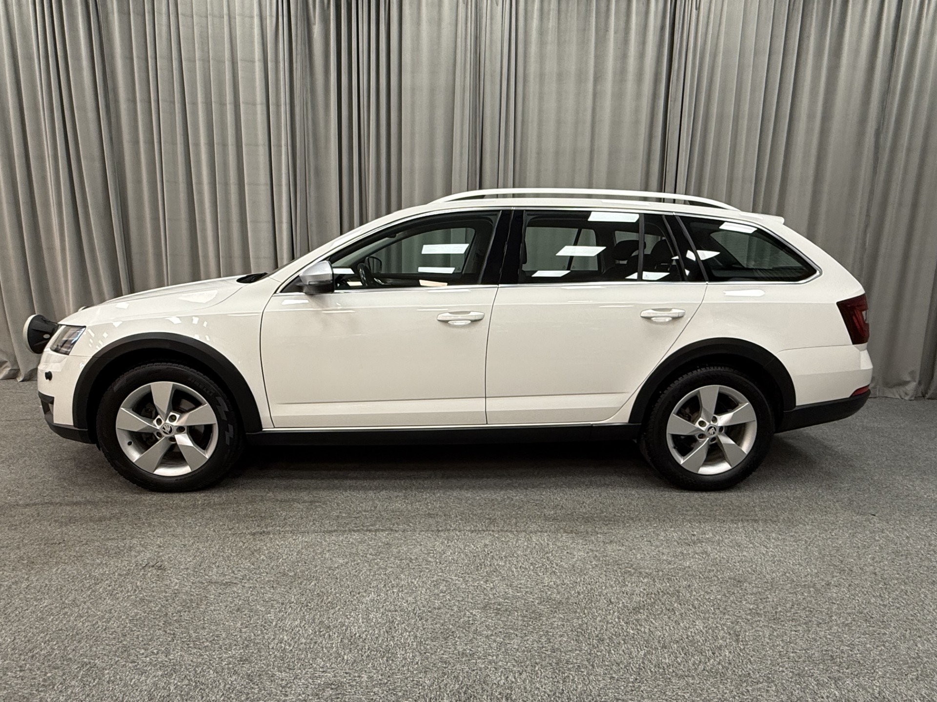 Skoda Octavia 2018, bild 2/50