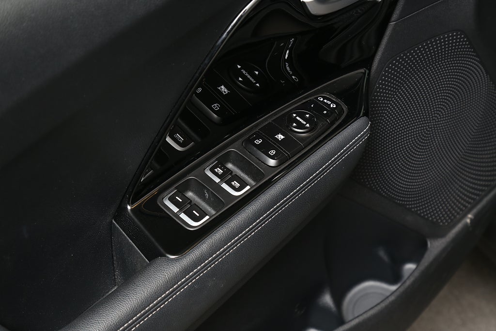 Kia Niro Hybrid 141hk Advance Plus 2 Aut Skinn CarPlay Navi 2020
