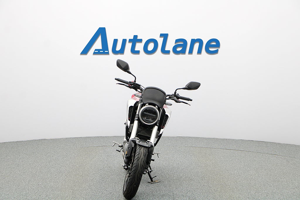 Honda CB125R *RESERVERAD*