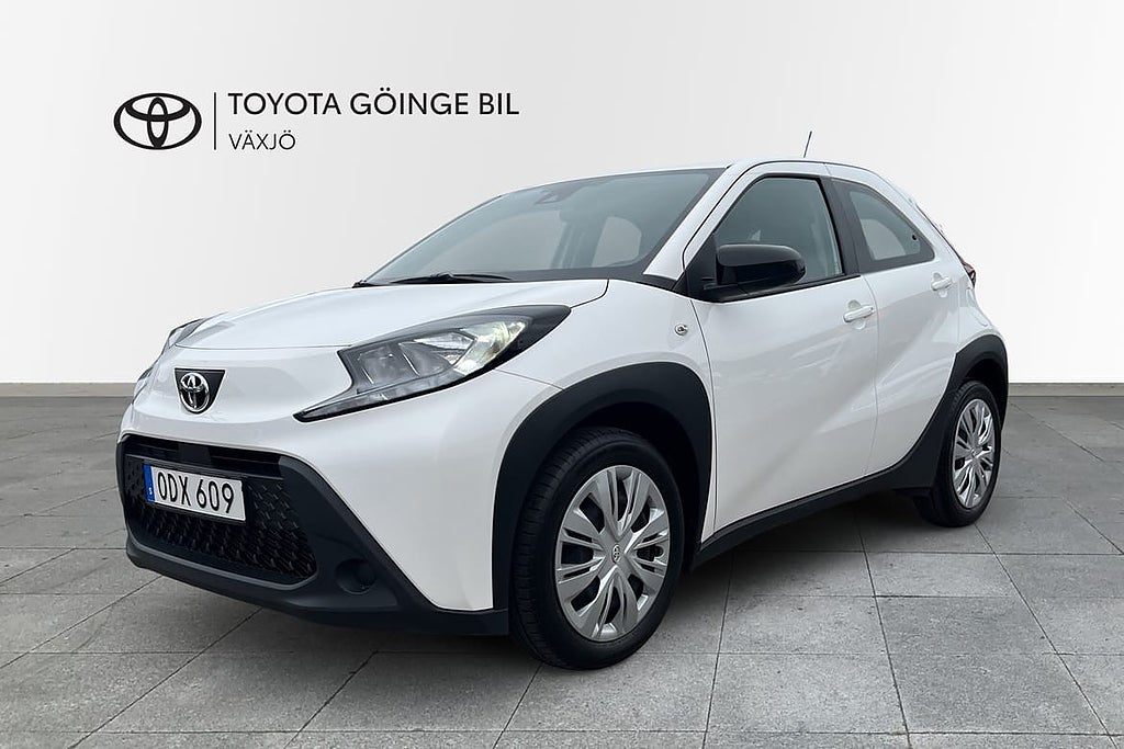 Toyota Aygo X Play V-hjul Backkamera