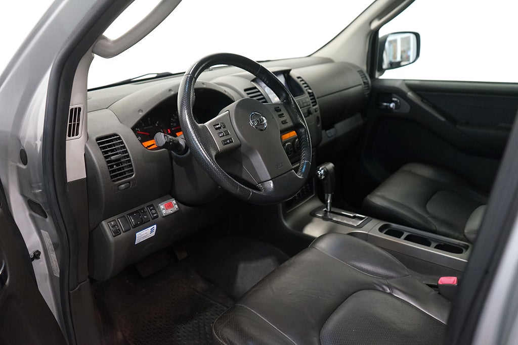 Nissan Navara Dubbelhytt 2.5 dCi 4x4 Automat Kåpa 171hk