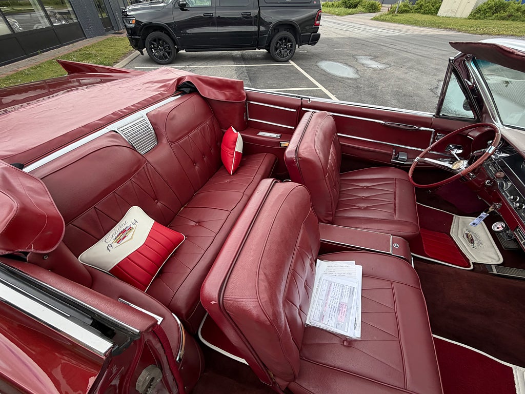 Cadillac Convertible de Ville 7.0 0kr insats 3230kr/mån