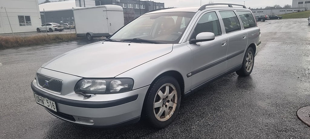 Volvo V70 2.5T Business ,Nybesiktigad,Automat,drag