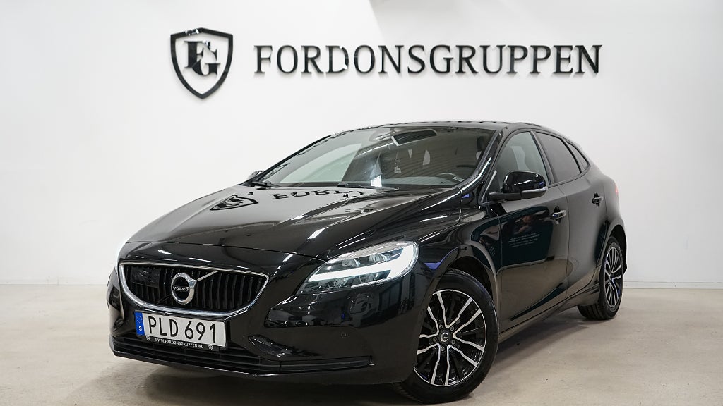 Volvo V40 D2 Momentum / Panorama / Navi / VOC / SE SPEC