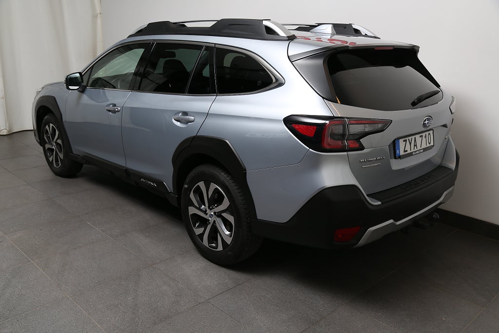 Subaru Outback 2,5i XFuel Touring AWD Skinn I Taklucka I H/K I Drag 2022