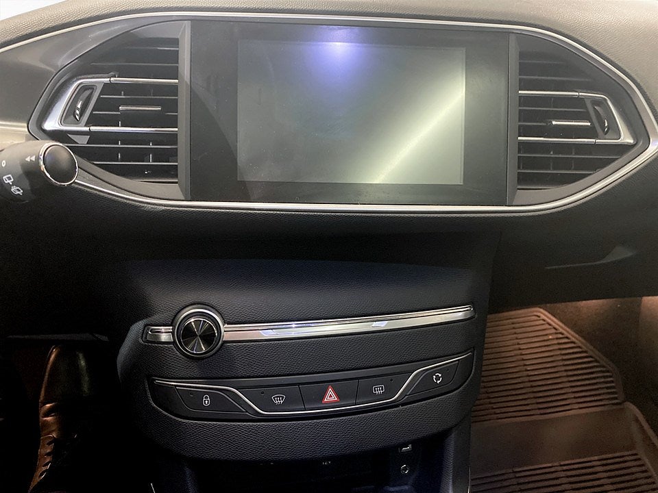 Bild på Peugeot 308 SW Allure 1.2 PT 130hk - PANO, P-SENSORER