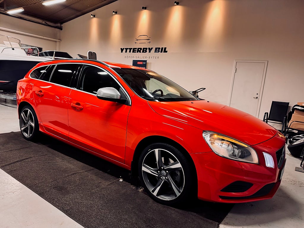 Volvo V60 D3 R-Design HiFi-Ljudsystem D-Värm Dragkrok Keyless