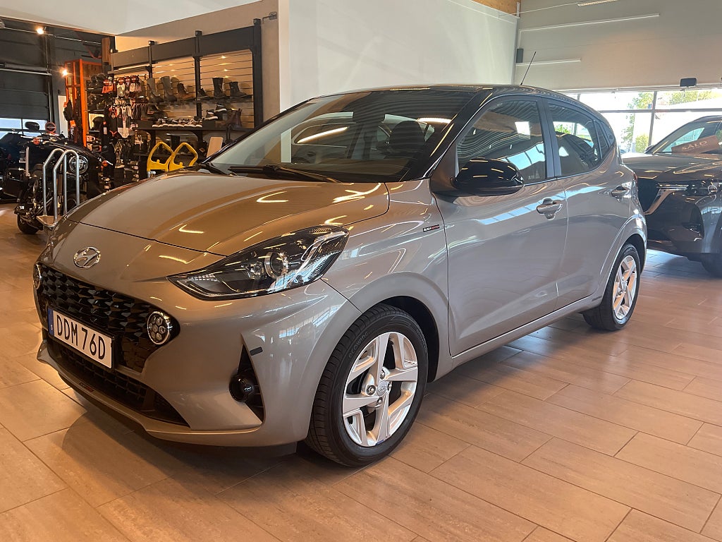 Hyundai i10 1.0 blue First Edition Kamera S&V-hjul