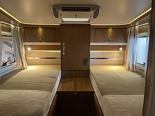 Husbil-halvintegrerad Hymer T 674 SL 23 av 30