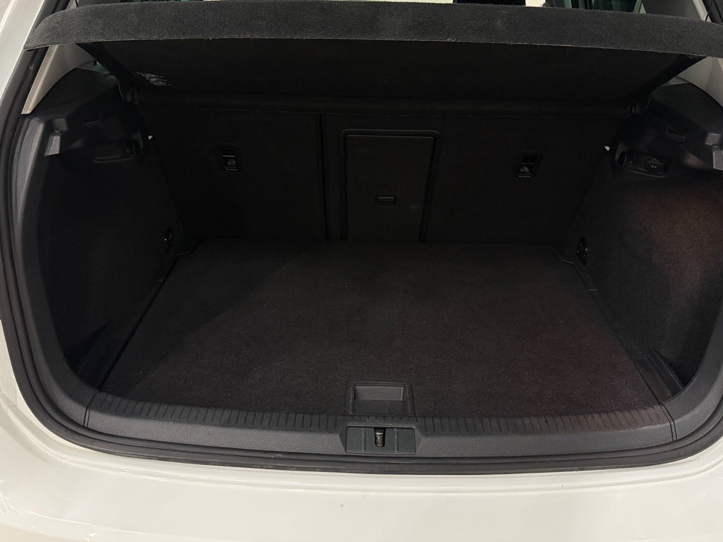 Volkswagen Golf I 5-dörrar 1.5 TSI 150hk GT Värmare B-Kamera Dynaudio - miniatyr 16