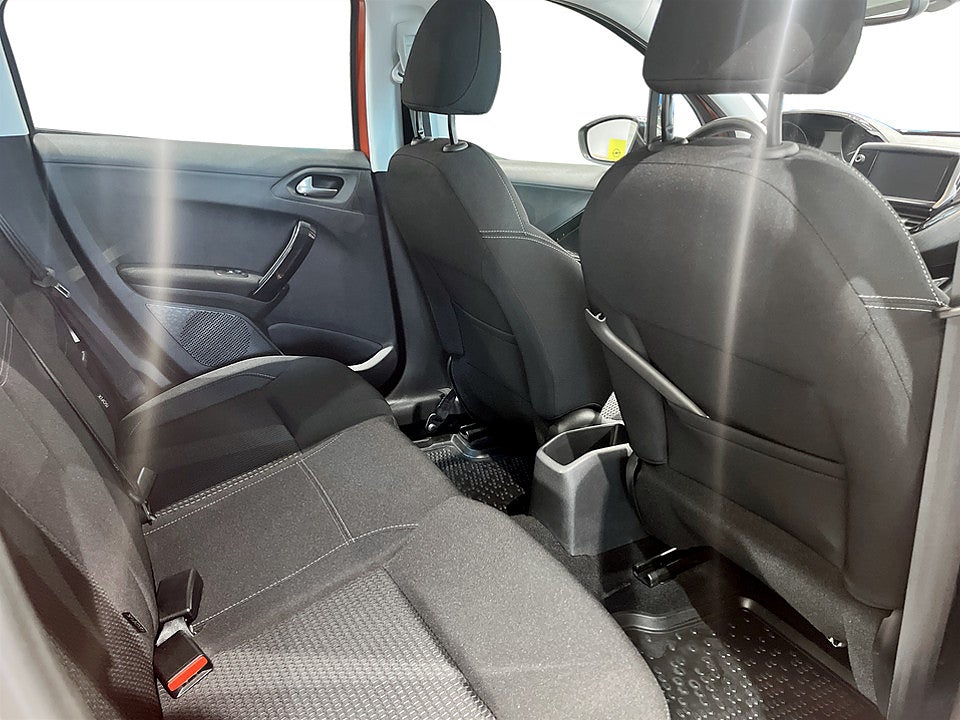 Bild på Peugeot 208 Allure 5D 1.2 PT 83hk BACKSENSORER