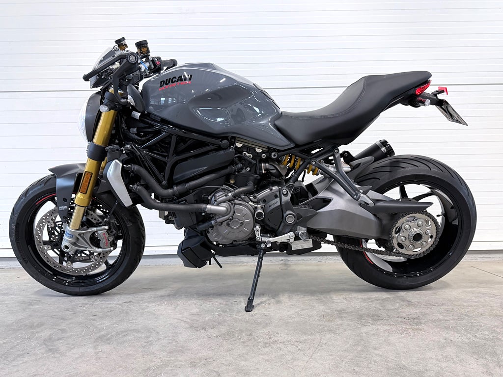 Ducati Monster 1200S 147hk Öhlindämpare *Nyservad* *1238kr/mån*