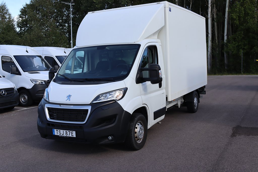 Peugeot Boxer 335 2.2 BlueHDi Chassi Cab Volymskåp bakgavel