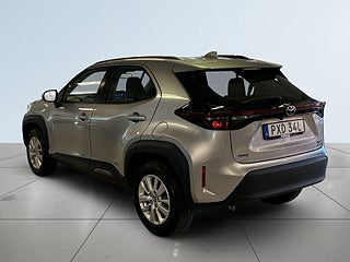 Toyota Yaris Cross Hybrid 115 AWD MOMS B-kamera Motorvärm Adaptiv S&V-däck – bild 5