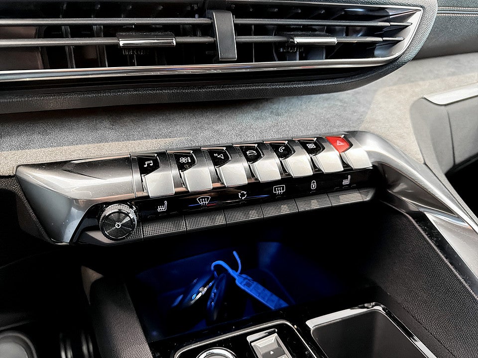 Bild på Peugeot 5008 GT 1.2 PT 130hk Aut 7-SITS B-KAMERA CARPLAY