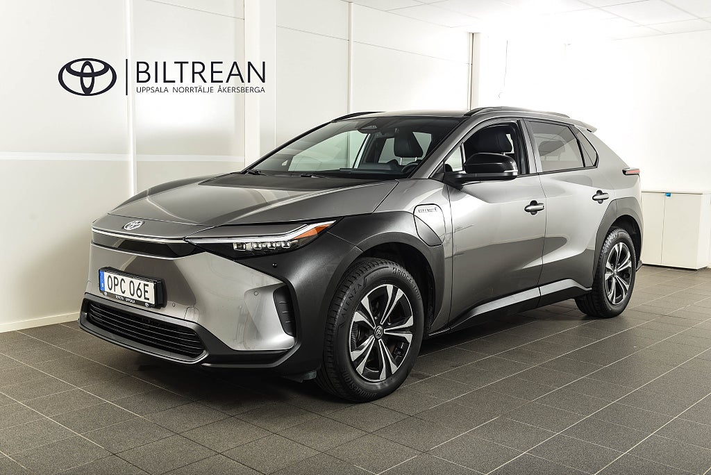 Toyota bZ4X 71.4 kWh Style Backkamera Dragkrok Moms