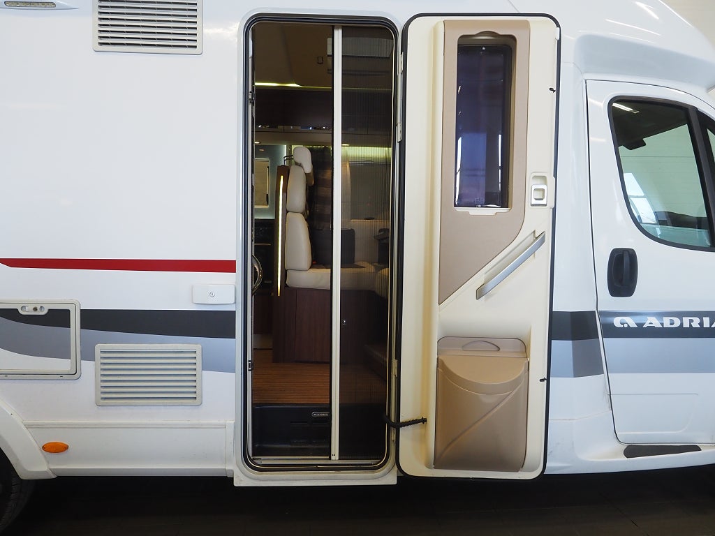 Adria Coral 670 SL Supreme I ALDE I Solcell I 150hk