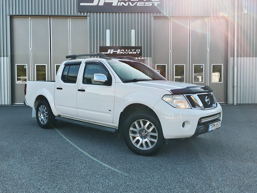 Nissan Navara Dubbelhytt 3.0 dCi V6 4x4 Flaklock Kamera Drag Moms