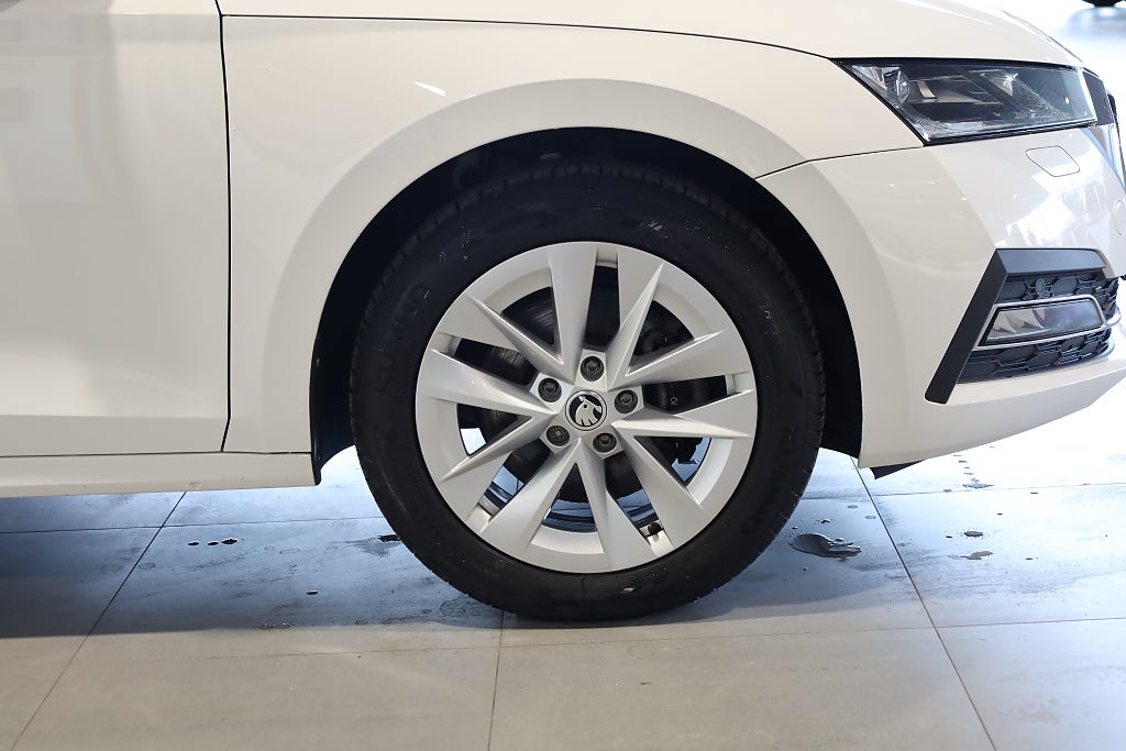Skoda Octavia Kombi iV Style Aut Kamera Värmare Leasbar