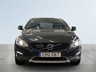 Volvo V60 Cross Country D4 Classic Pro S&V-hjul Värmare Skinn Navi Kamrem bytt – bild 2