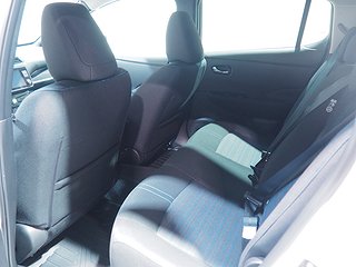 Halvkombi Nissan Leaf 10 av 23