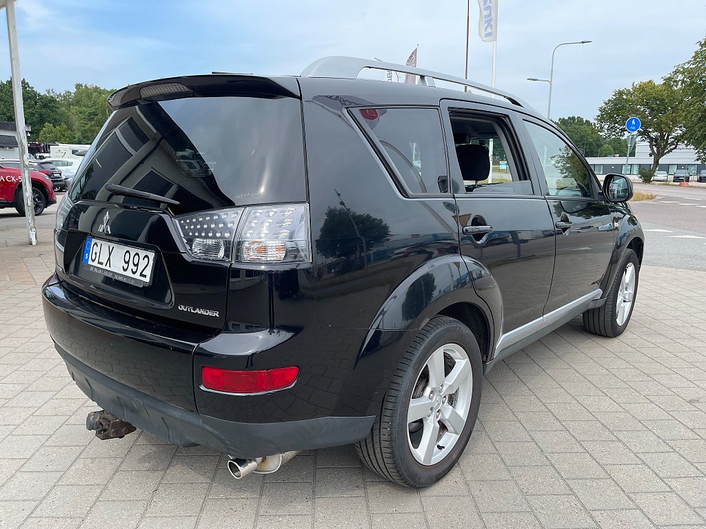 Mitsubishi Outlander 2.4 MIVEC AWC INVECS-III CVT