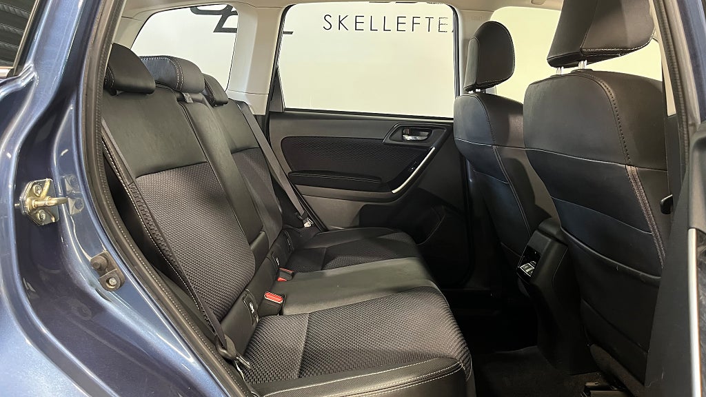 Subaru Forester XT 241hk 4WD Automat | Drag, V-hjul, M-värm, X-ljus