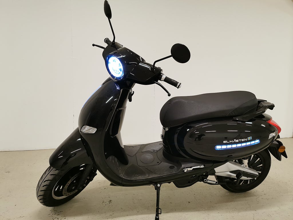 ELHÄSTEN Sakura JS2B-2 elmoped 3KW motor 60V40AH 