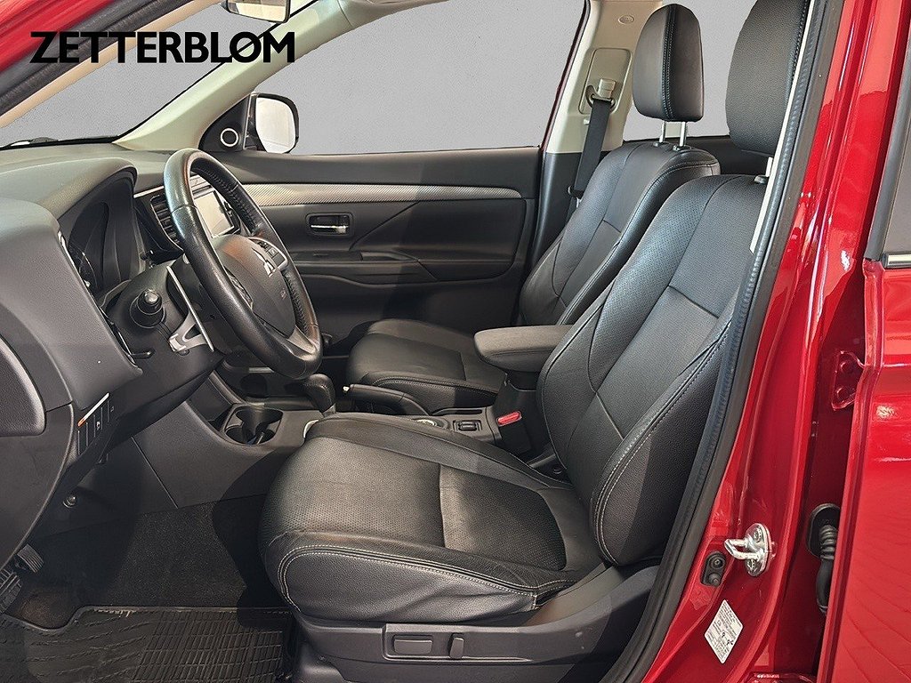 SUV Mitsubishi Outlander 7 av 14