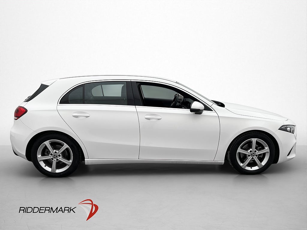 Mercedes-Benz A180 136hk Widescreen Kamera  Keyless Sensorer