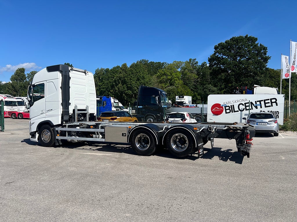 Volvo FH13 540 6x2 Containerede / Lösflaksbil, I-See