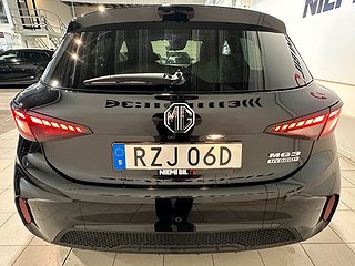 MG 3 Hybrid+ Luxury Metallic 360° GPS Pvärm S/V-hjul MOMS