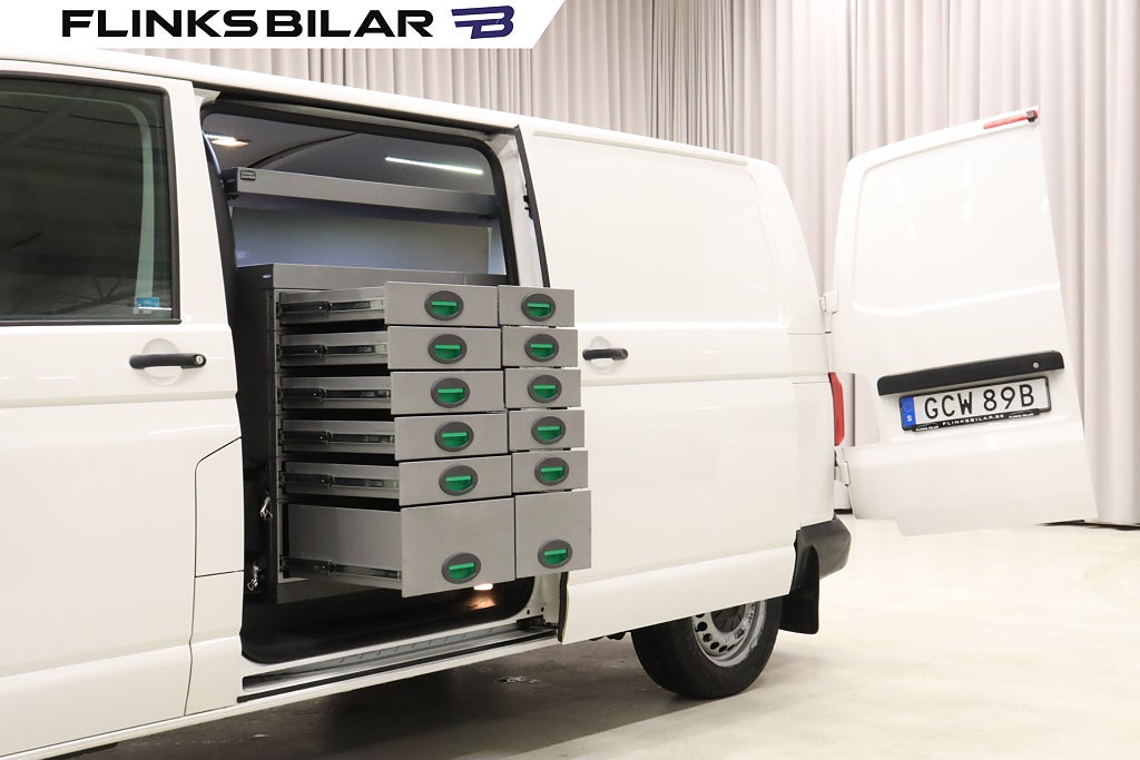 Volkswagen Transporter DSG 150HK L2|Servicebil|Inredd|Dubbeldörr|EnÄgare|Moms