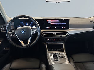BMW 330e xDrive Touring Steptronic S&V-hjul/Carplay/Widescreen – bild 8