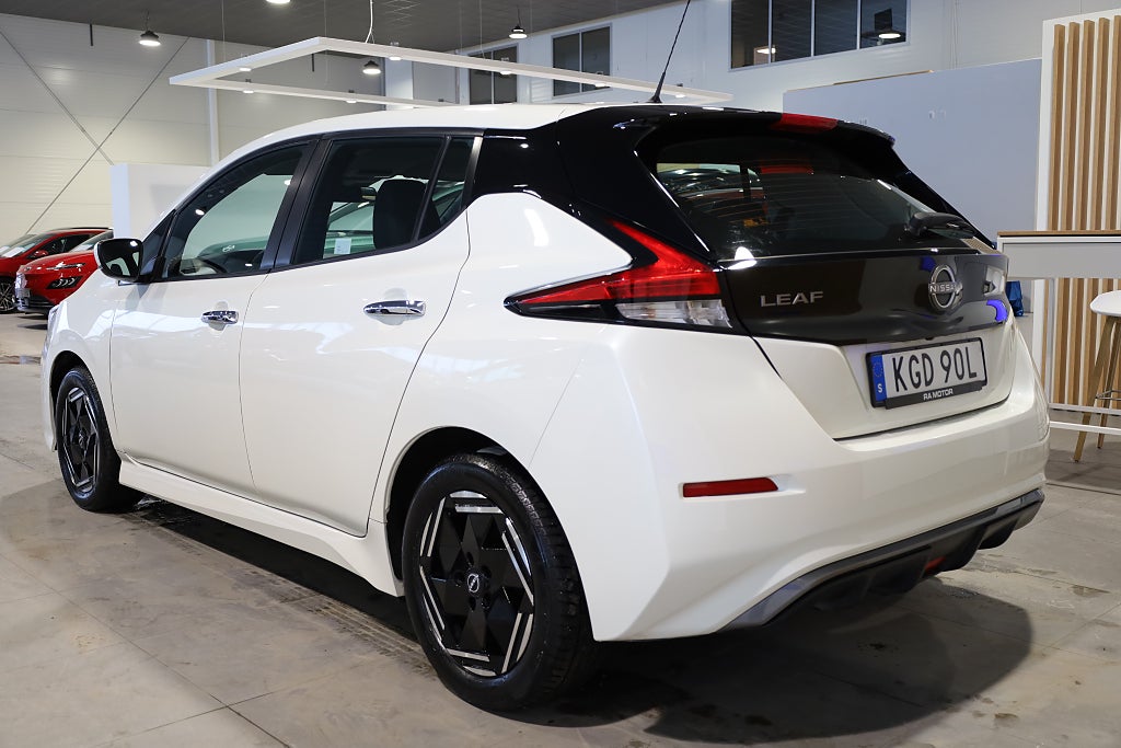 Nissan Leaf Acenta 40 kWh Kamera CarPlay Rattvärme Keyless Leasbar