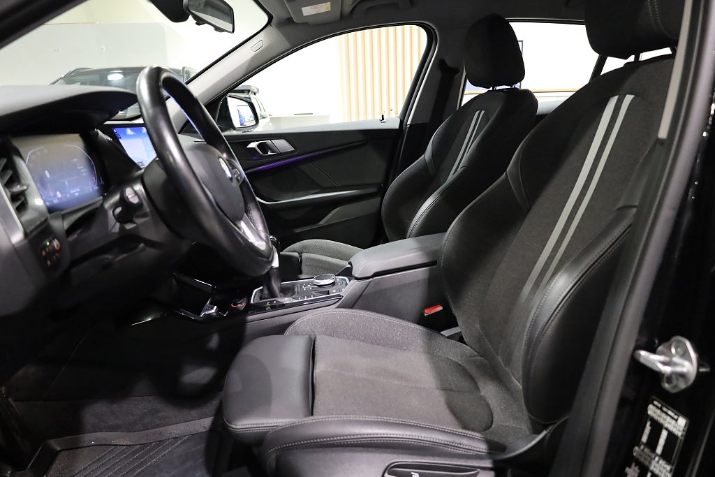 BMW 118I Sport line 136hk Navi Rattvärme PDC Leasbar LED 2022